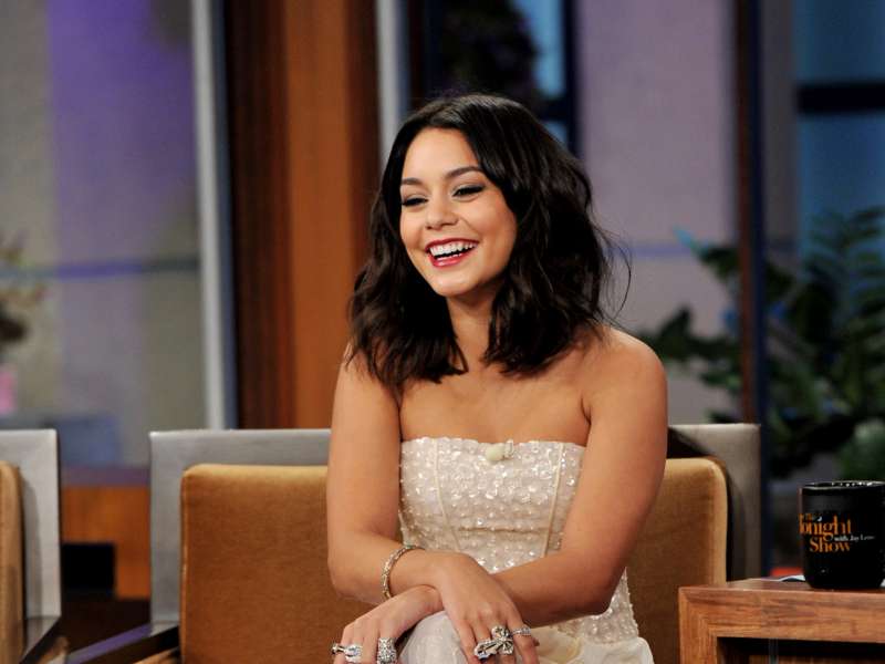 Vanessa Hudgens At Tonight Show With Jay Leno Wallpaper