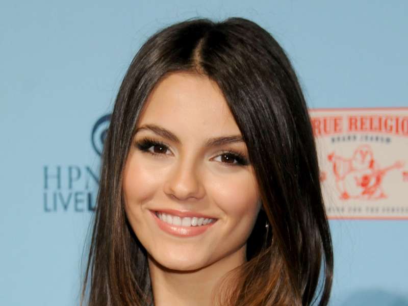 2 Victoria Justice Wallpaper