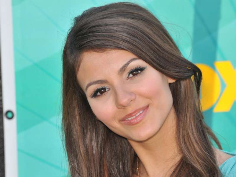 Victoria Justice Wallpaper