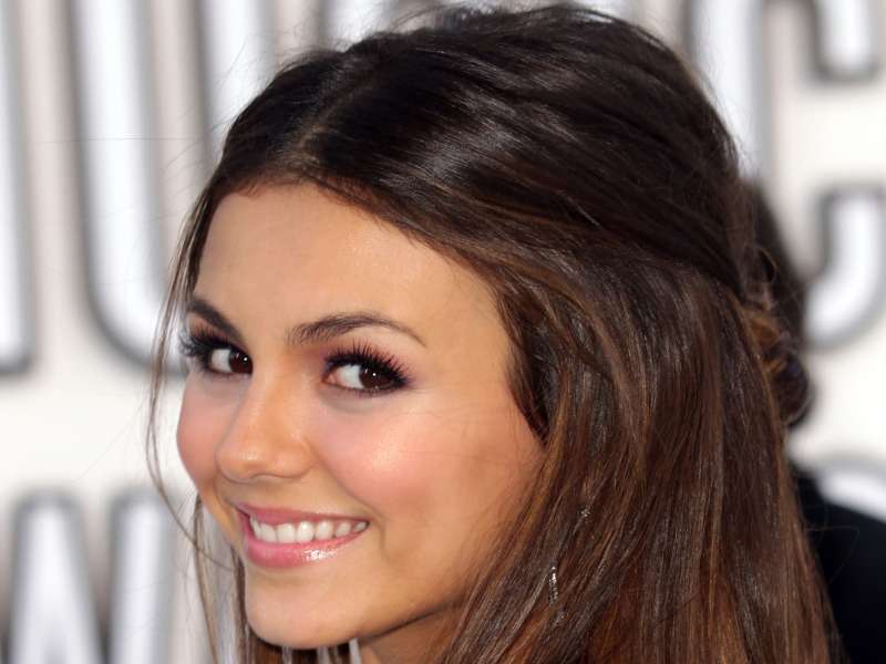 Victoria Justice Wallpaper