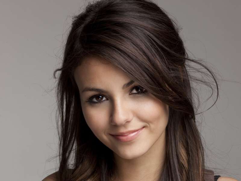 Victoria Justice Wallpaper