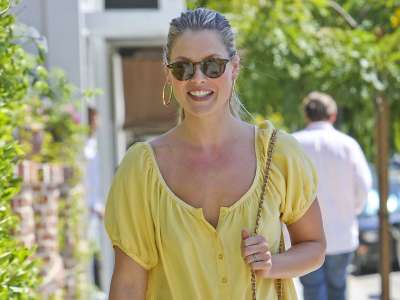 Ali Larter Shopping At Bel Bambino