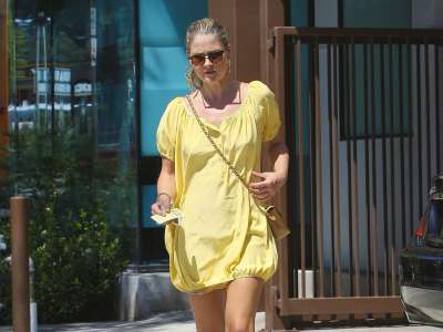 Ali Larter Shopping At Bel Bambino