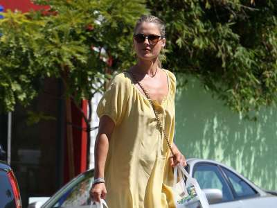 Ali Larter Shopping At Bel Bambino