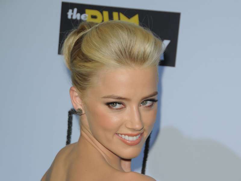 Amber Heard The Rum Diary Premiere Wallpaper