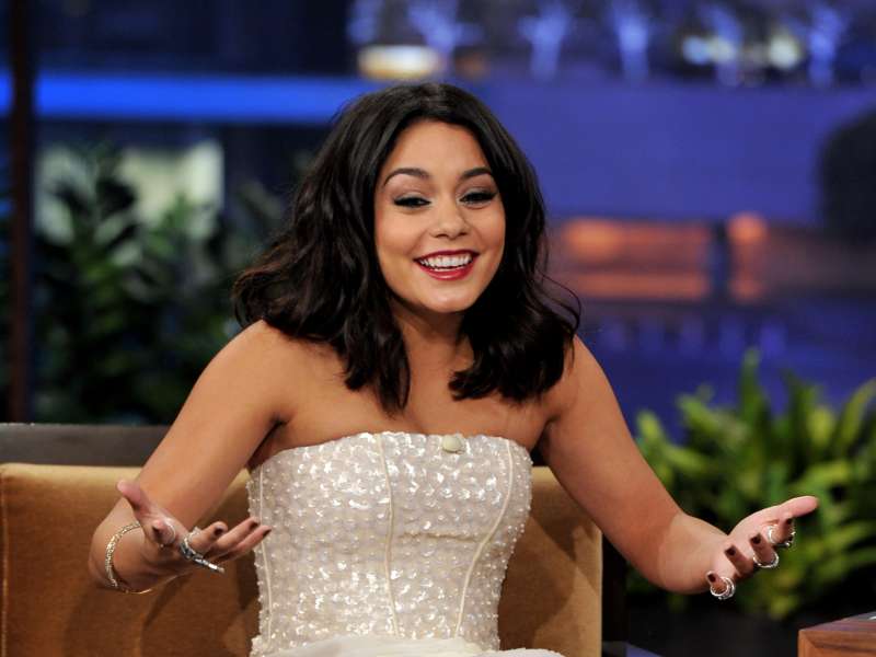 Vanessa Hudgens At Tonight Show With Jay Leno Wallpaper