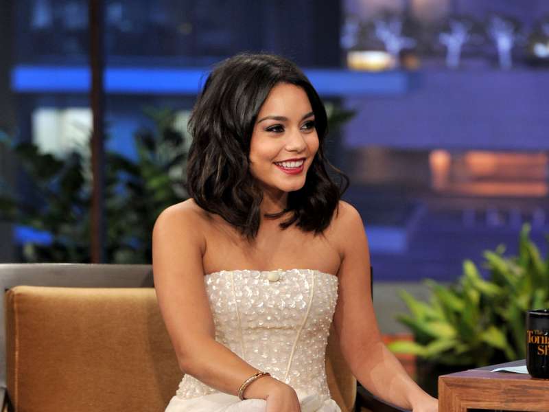 Vanessa Hudgens At Tonight Show With Jay Leno Wallpaper