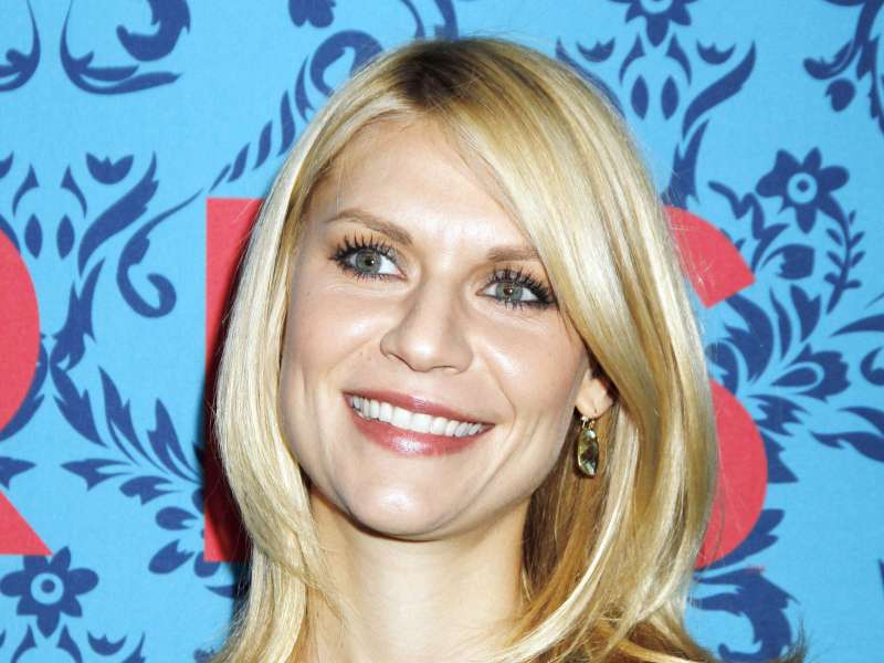 Claire Danes At Premiere Of Girls In New York City Wallpaper